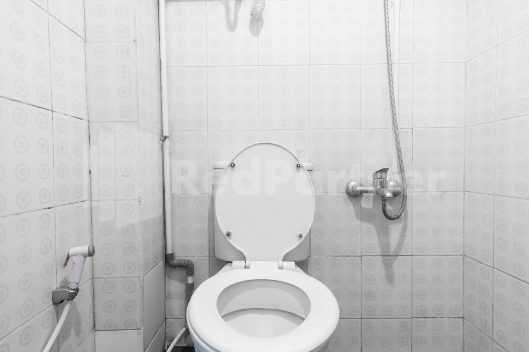Teratai Guesthouse At Rs Adam Malik Medan Mitra Reddoorz Luaran gambar